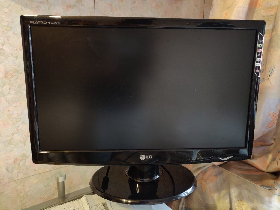 Монитор 21.5" LG Electronics W2243S