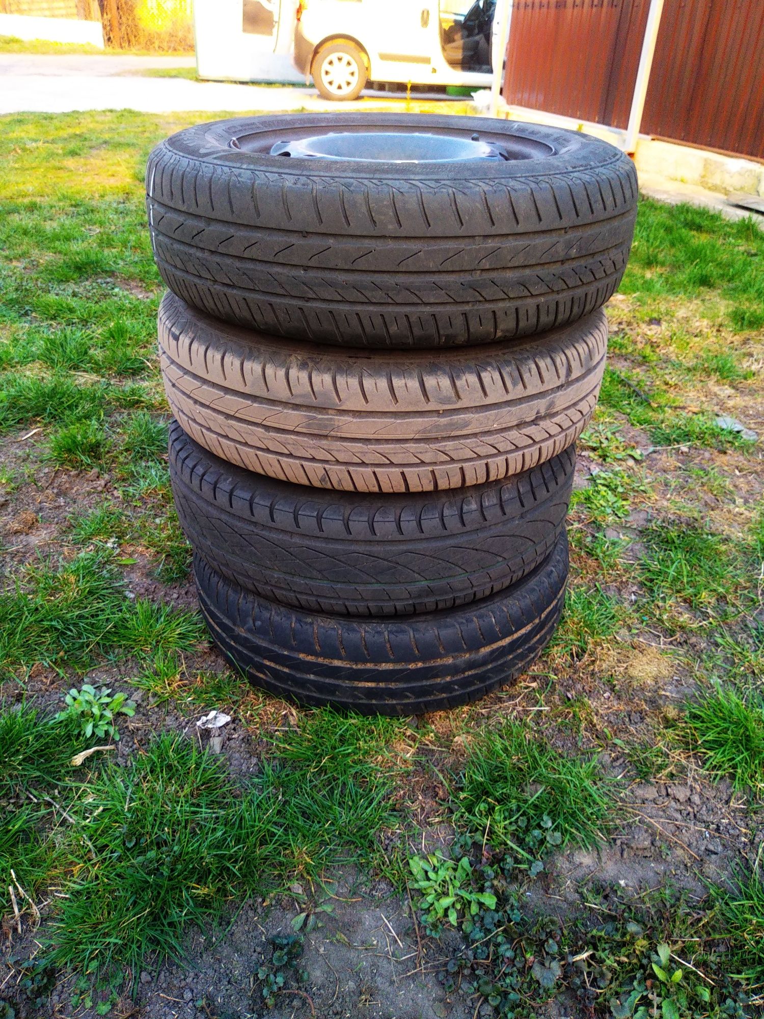 Продам резину 175/70 r14 Matador. (+диски)