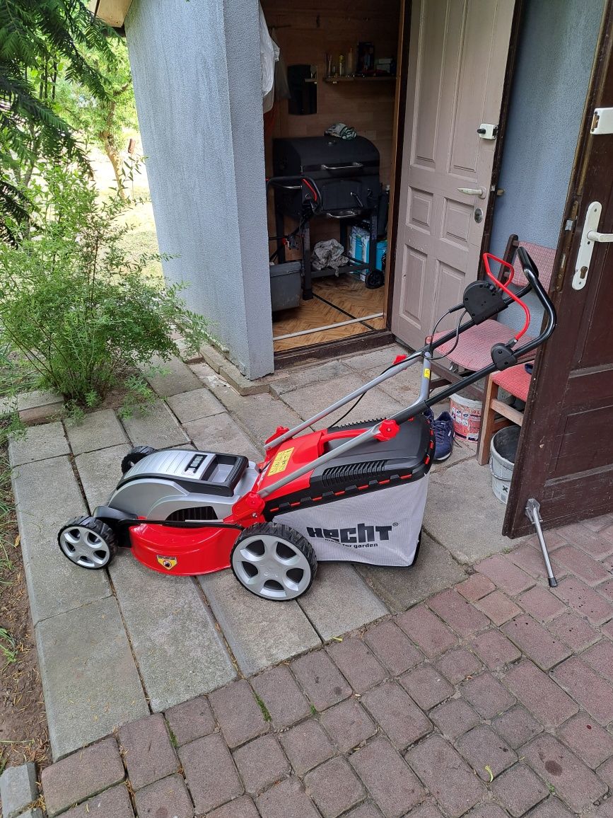 Kosiarka elektryczną.