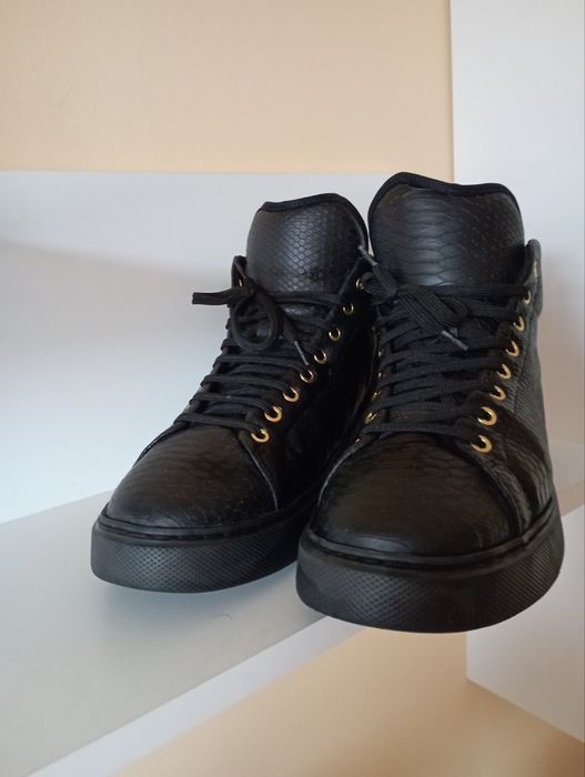 Чоловічі кросівки ZARA