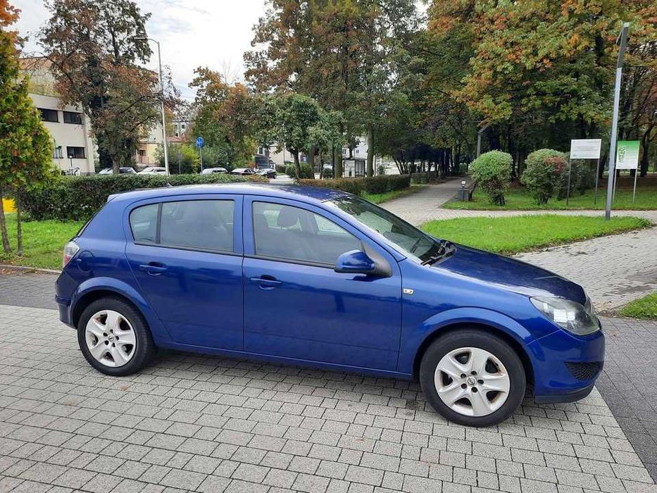 Opel Astra 1.4 Gaz. Rok 2010