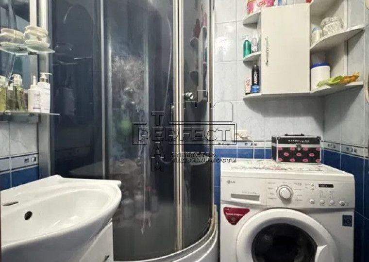 Продаж 2к кв. Григоровича-Барського 3 / Григоровича-Барского 3