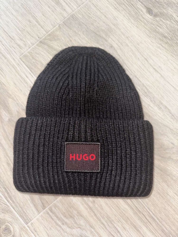 Шапка, шапочка hugo в кольорах