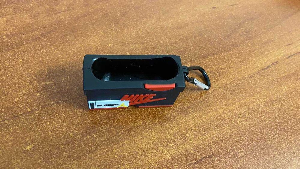 Новий чохол для навушників AirPods Pro 2