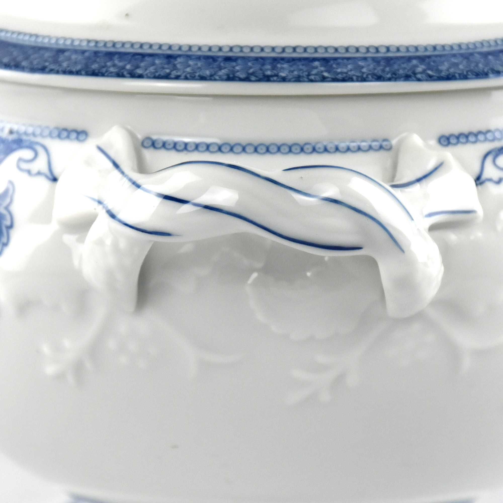 Terrina em porcelana Vista Alegre – Blue Lace