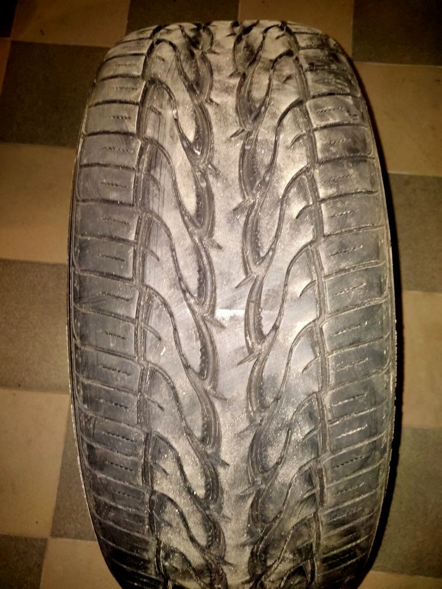 Продаю шину TOYO 255/50 R20