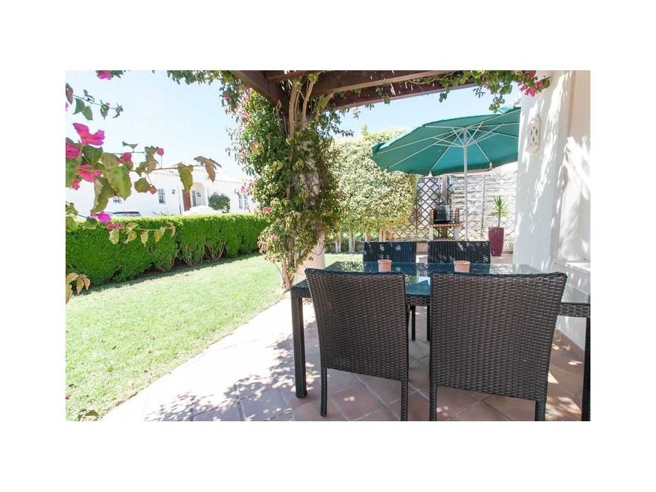 Mesa de jardim e 4 cadeiras