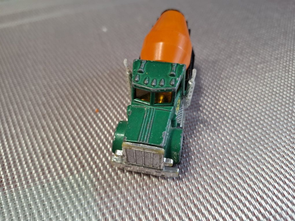 Matchbox Peterbilt