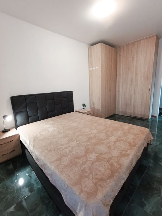 Сдам  двухкомнатную посуточно квартира центр правый берег