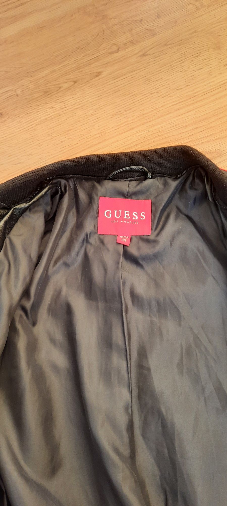 Женская куртка guess