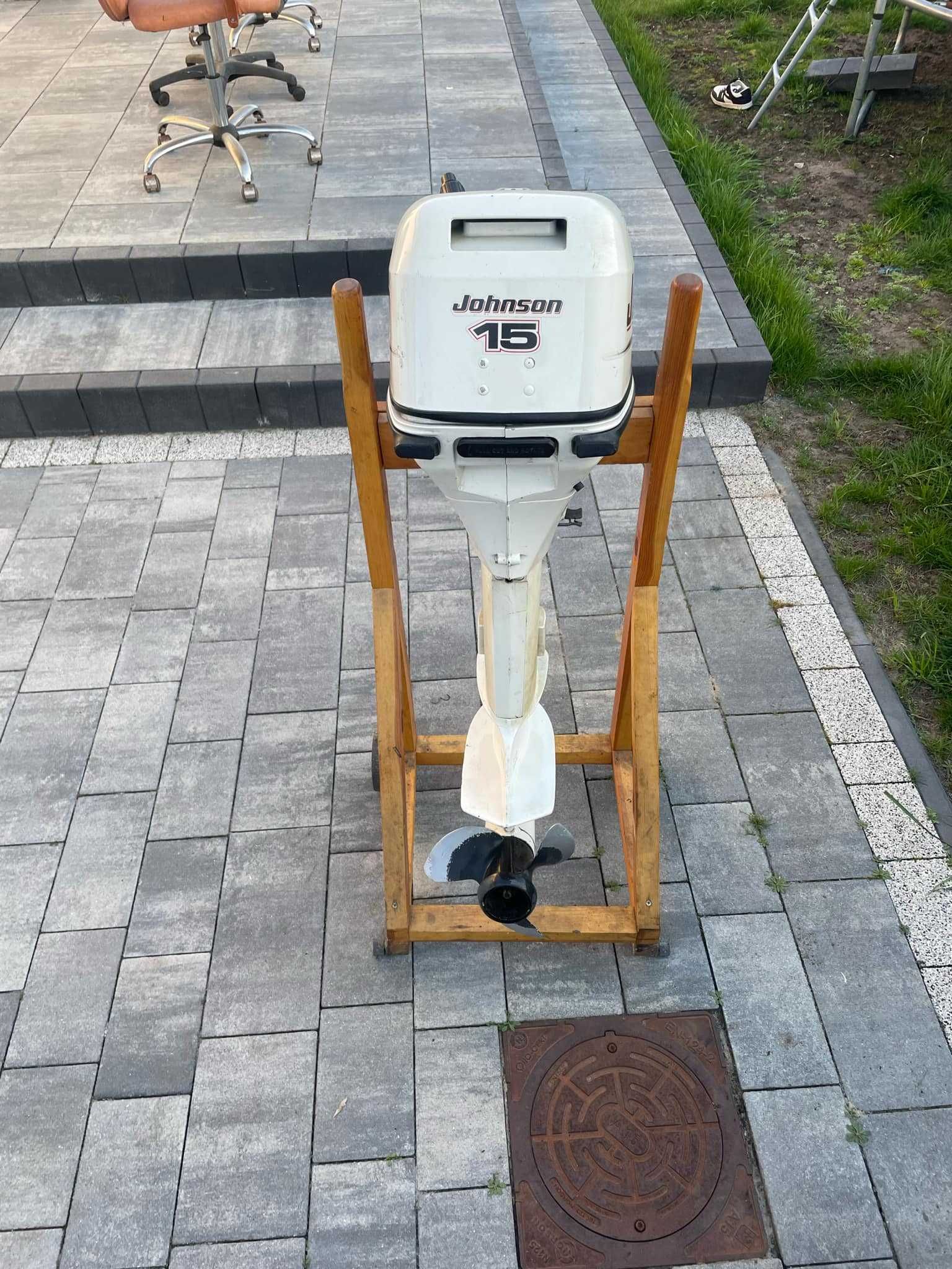 Łódź wędkarska płaskodenna +przyczepa podłodziowa+silnik JOHNSON  15km