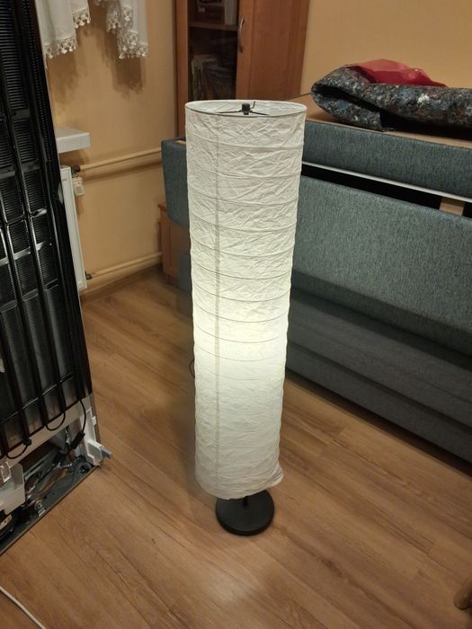 Stojąca lampa Ikea papierowa