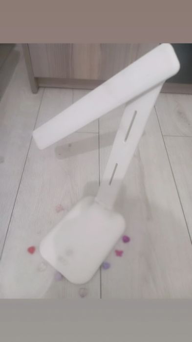 lampka biurkowa używana do lekcji