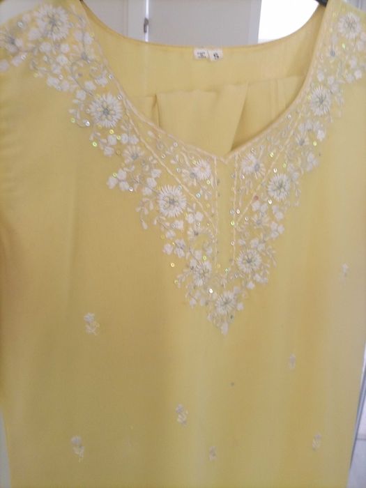 Lindos saris, punjabis, gagras, Chania choli e anarkalis
