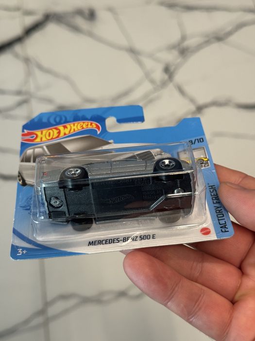 Hot Wheels Mercedes 500 E srebrny unikat 2021 AMG 500E ideał E500 W124