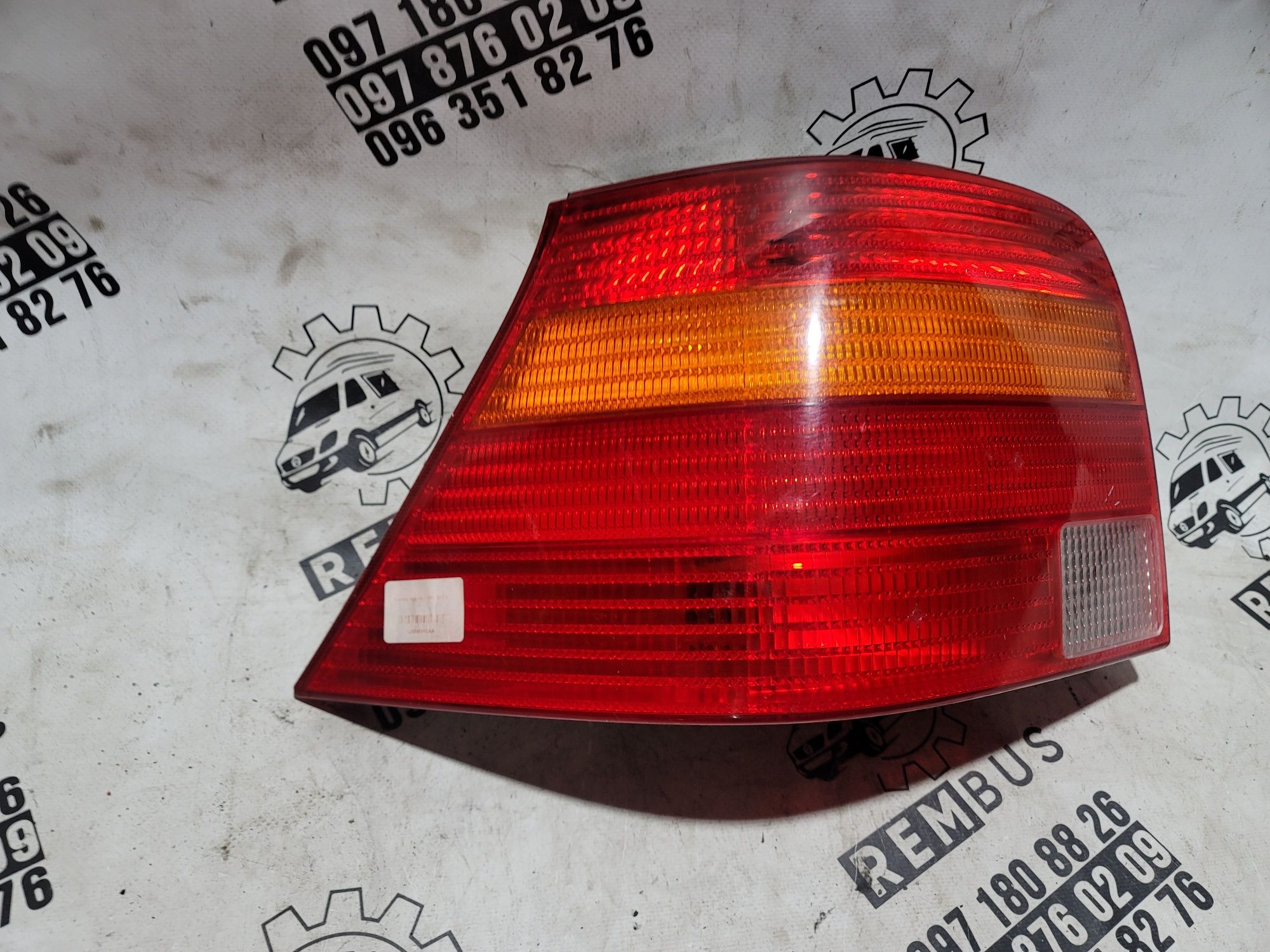 Задній лівий стоп VW Golf 4 гольф фонарь ліхтар