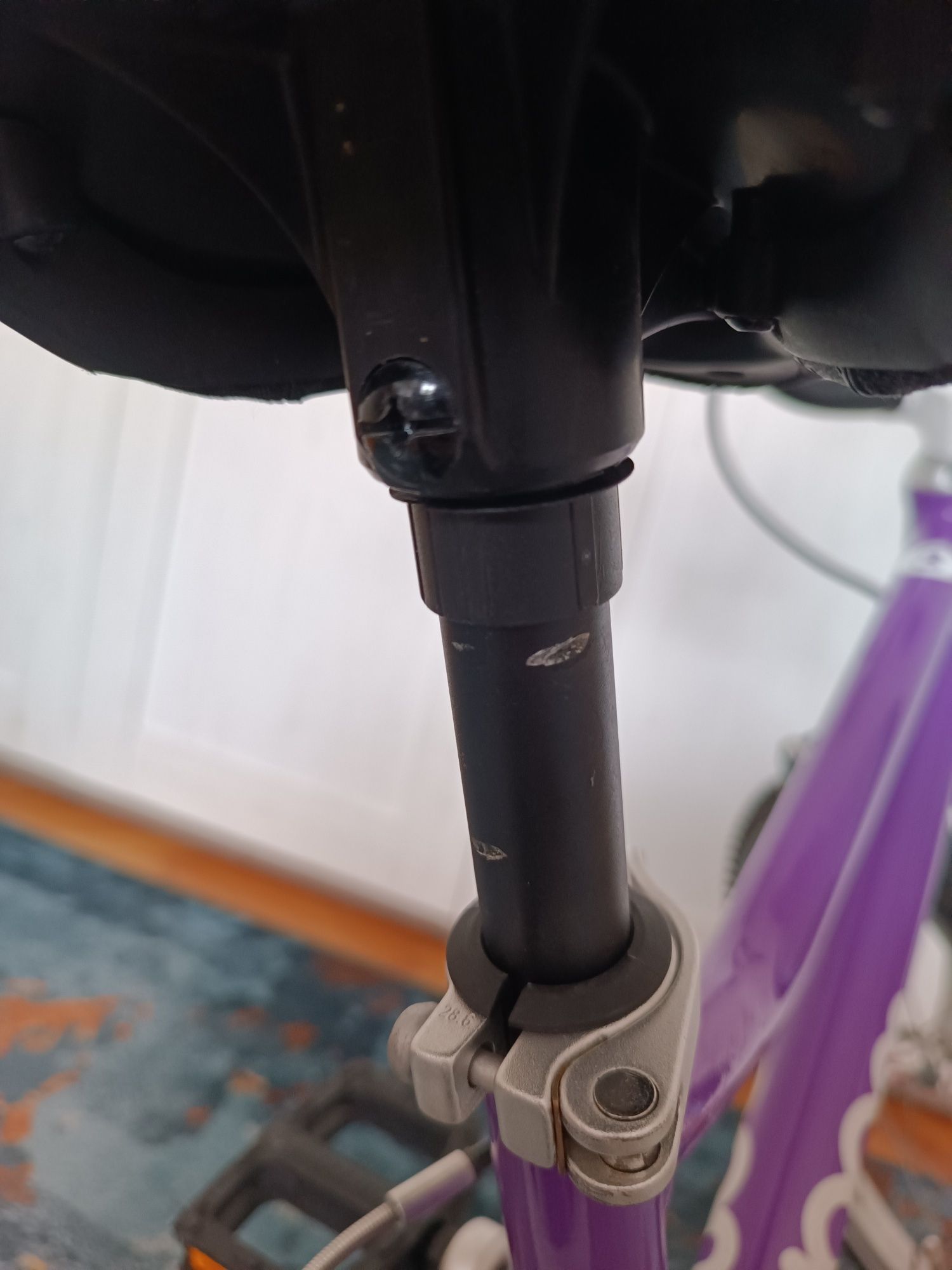 Dziecięcy rower Woom 3 fioletowy z nóżką/stopką