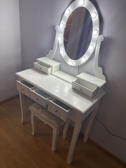 toaletka do makijażu