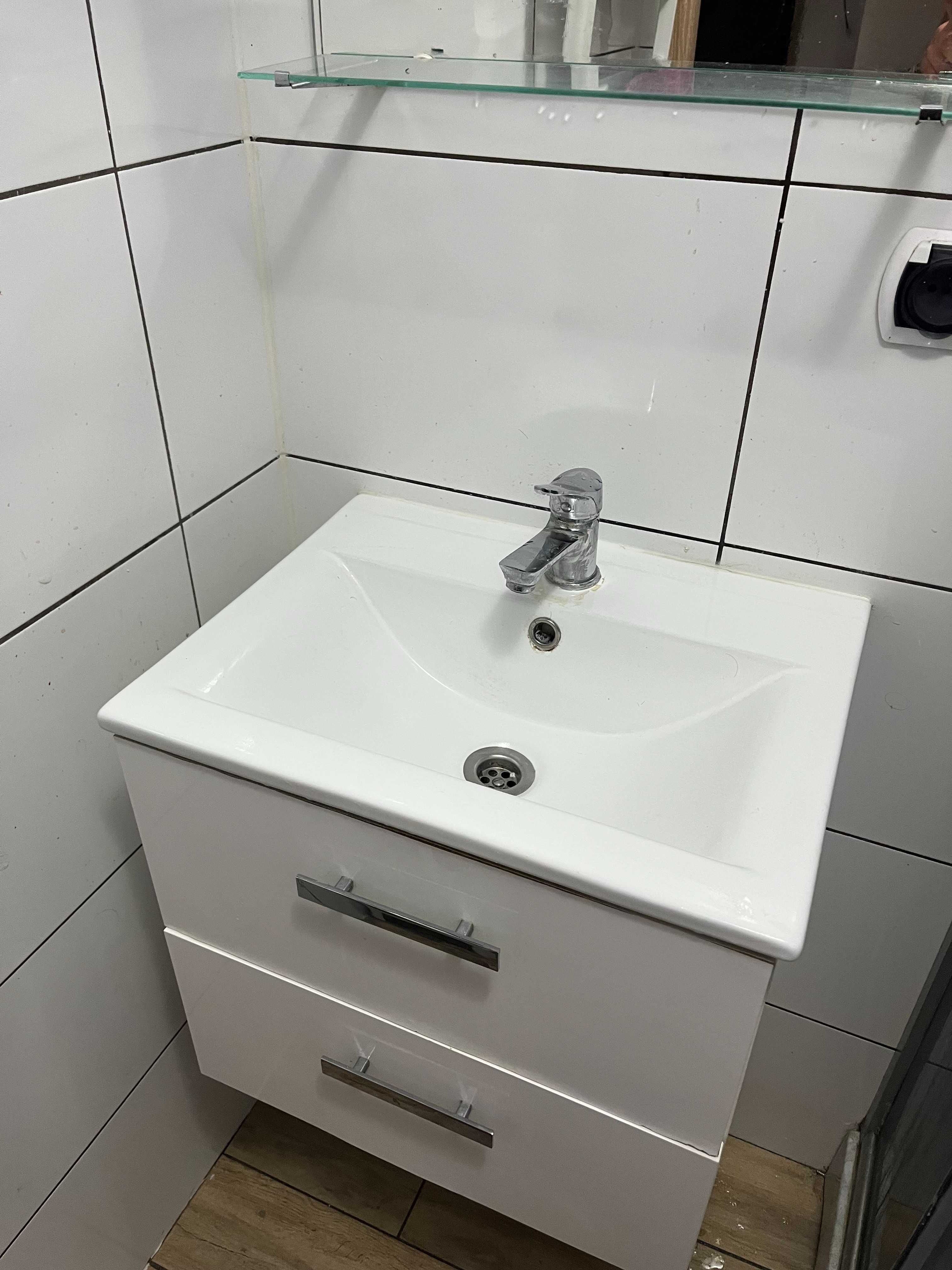 Szafka łazienkowa ze zlewem 50cm / umywalką i baterią