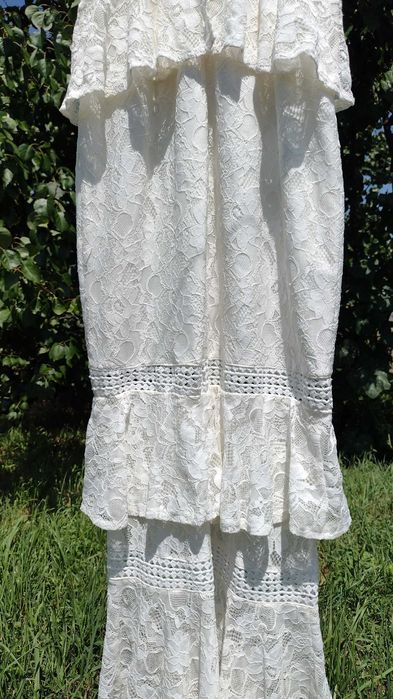 Очаровательное белое гипюровое ярусное длинное платье Love Ttriangle