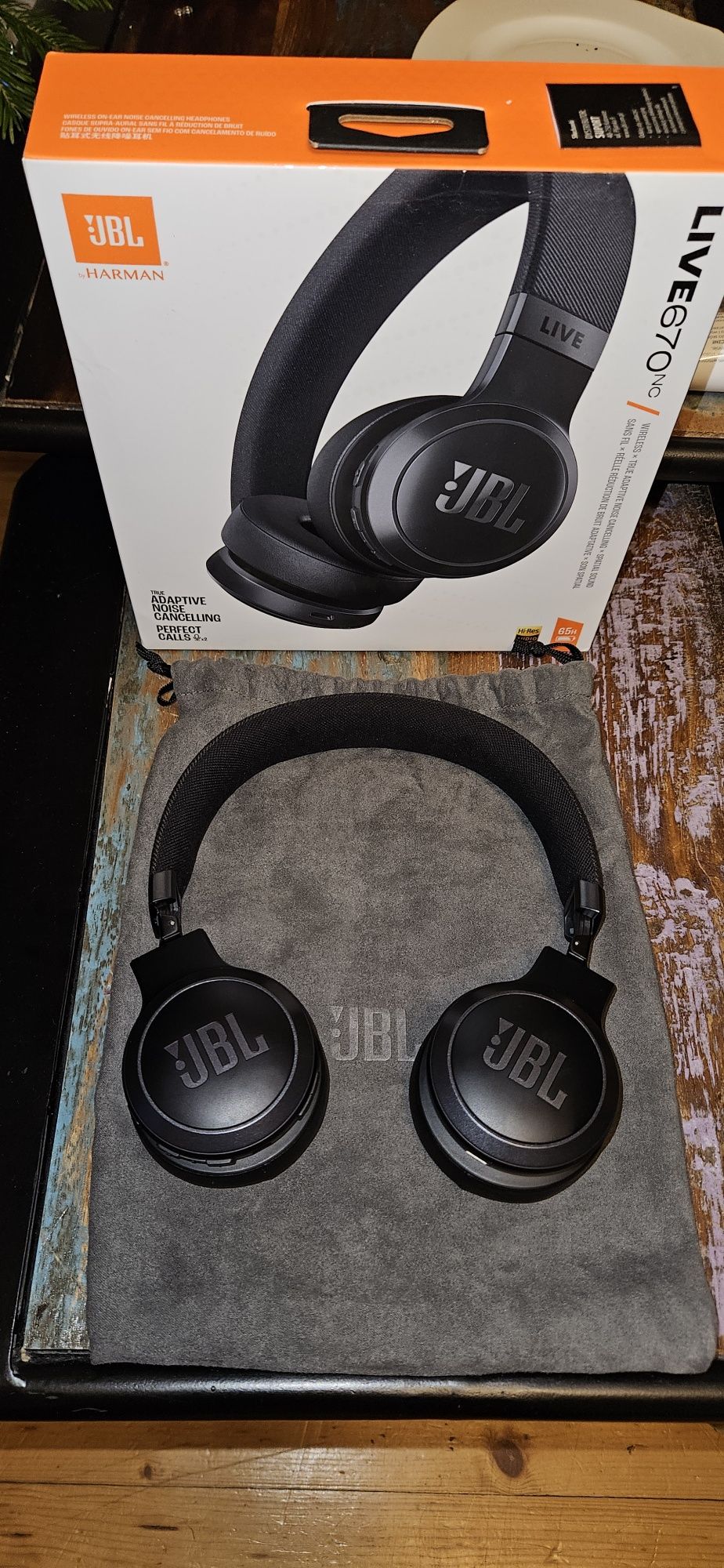 Słuchawki JBL LIVE 670 NC