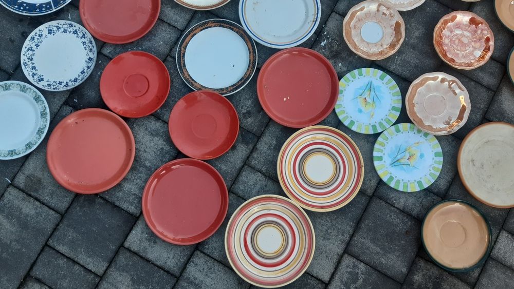 Stare różne talerze z prl-u.