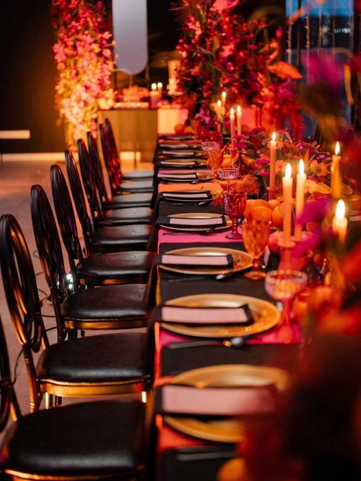 Krzesła rustykalne boho wynajem wypożyczalnia krzeseł ślub wesele