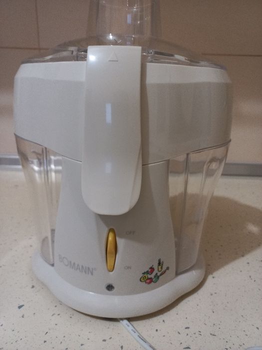 Соковыжималка  на подарок за пол-цены.