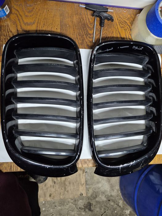 Решітки радіатора bmw F25 

В наявності на рестайл