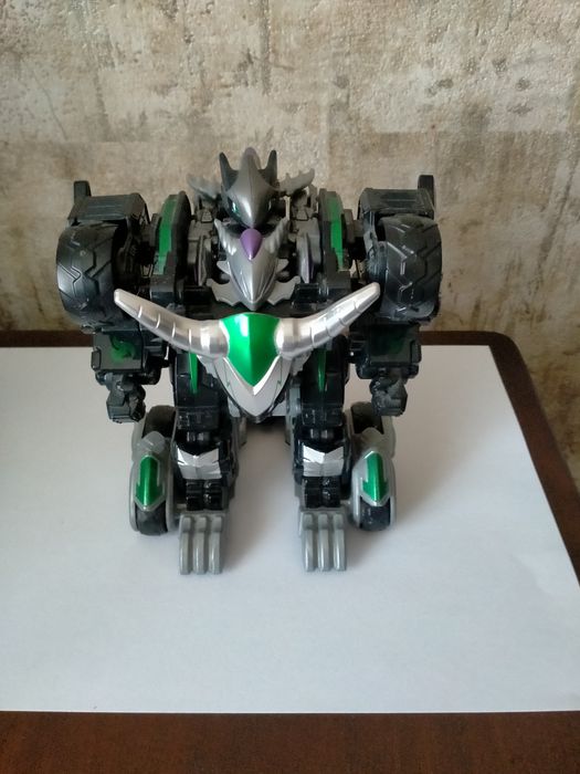 Роботи,трансформери та поїзд "Томас"