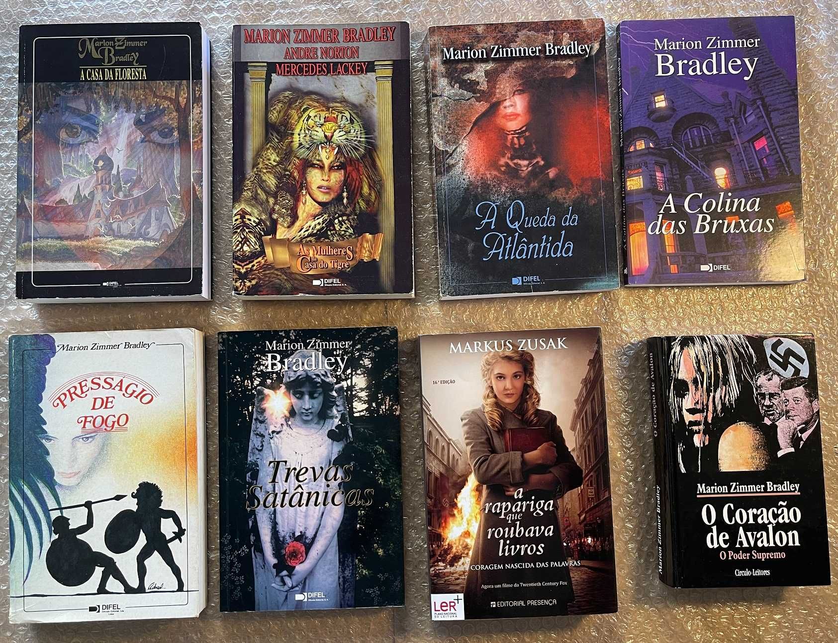 Coleção de livros de Marion Zimmer Bradley