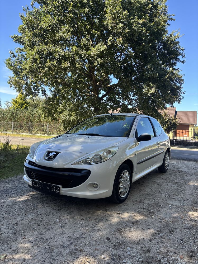 Peugot 206 Plus • 1.4 Benzyna ( 75 koni ) • 2010 Rok • 144 Tyś Km