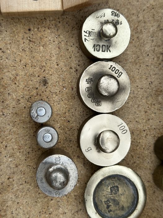 Stare odważniki do wagi – różne masy, kolekcja / użytkowe