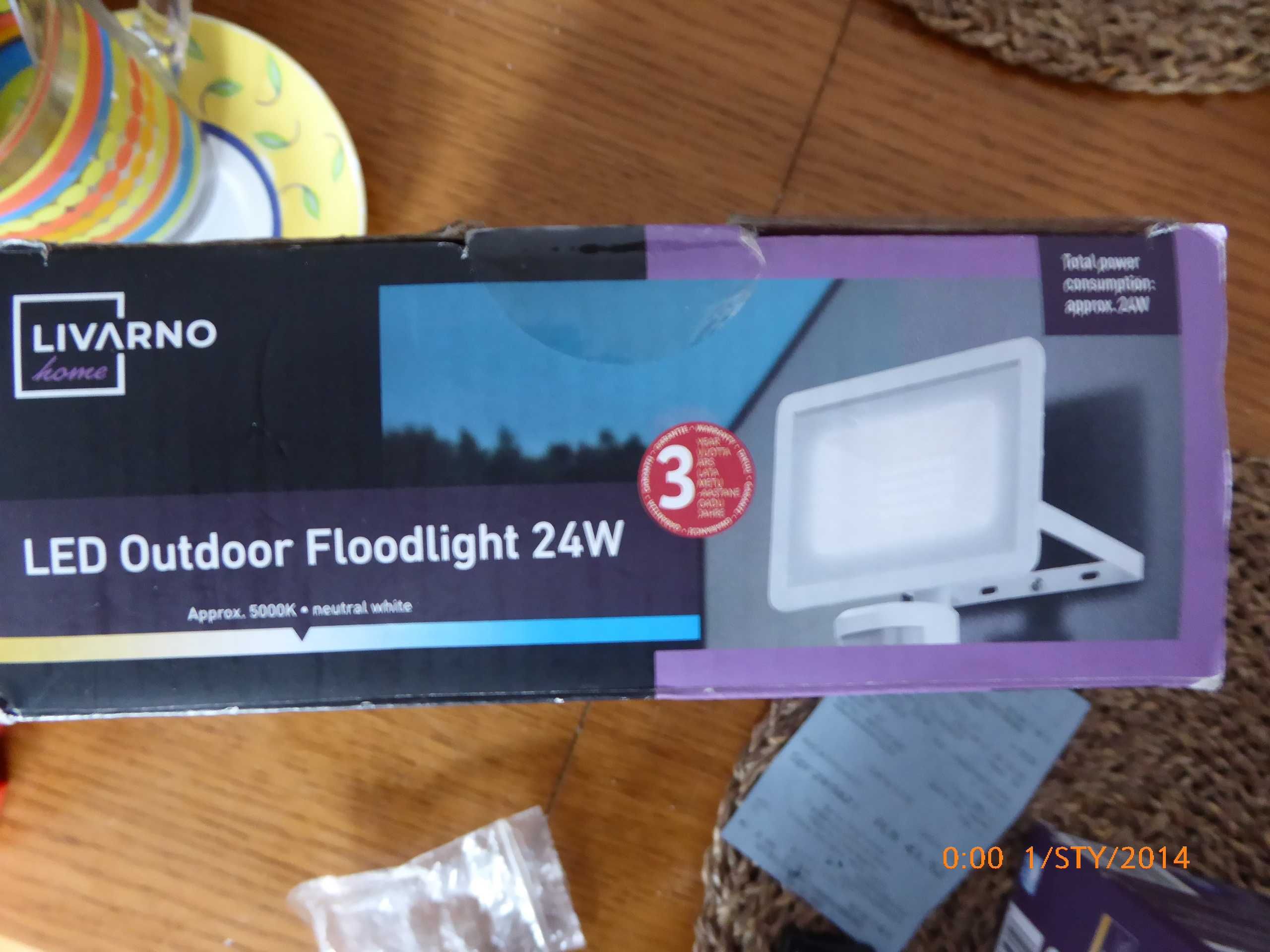 Nowy reflektor zewnętrzny LED/24W Livarno HG 09317B.