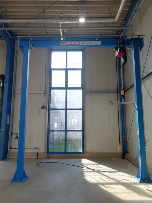 Suwnica bramowa stalowa stacjonarna Vetter (Demag) 1,6t