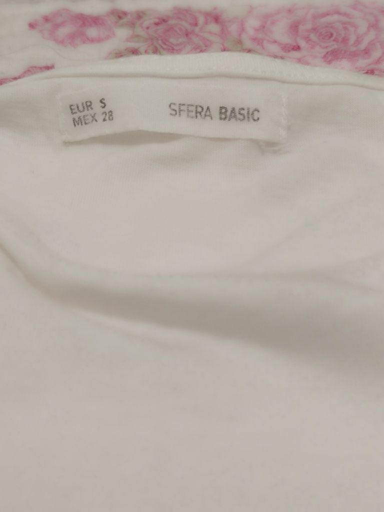 T-shirt branca tamanho S