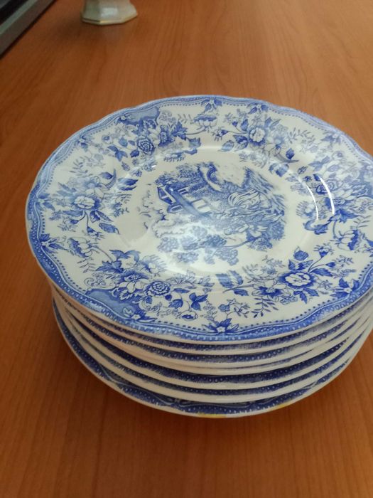Pratos italianos Antigos da marca Ironstone (8 pratos)