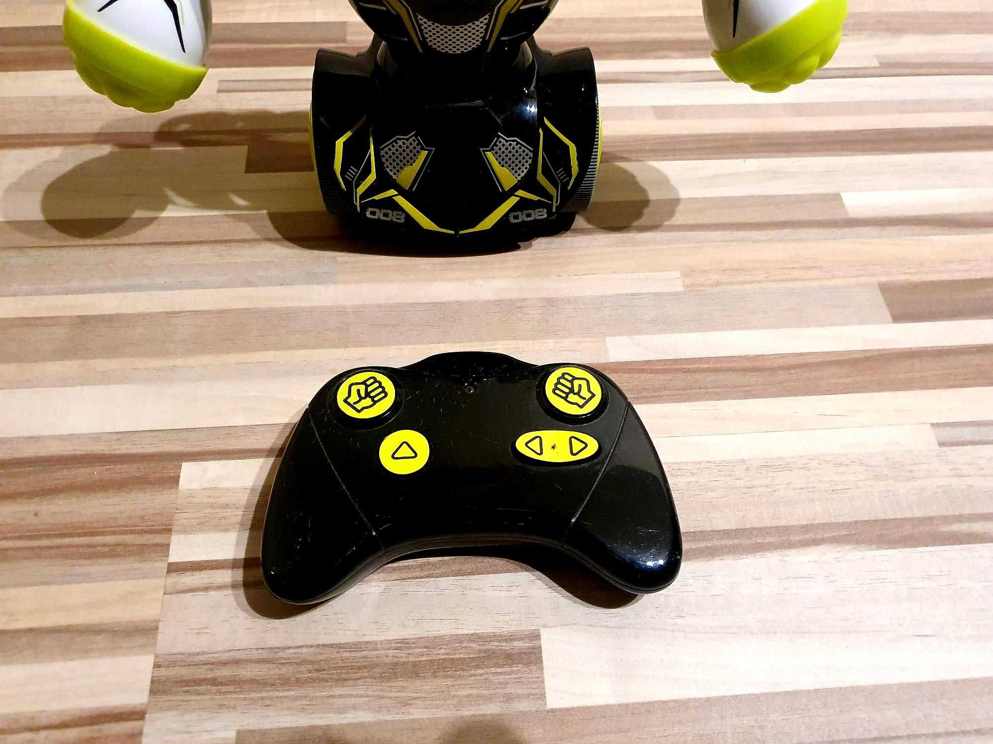 Silverlit Robo Kombat – Zdalnie sterowany robot bokser + pilot