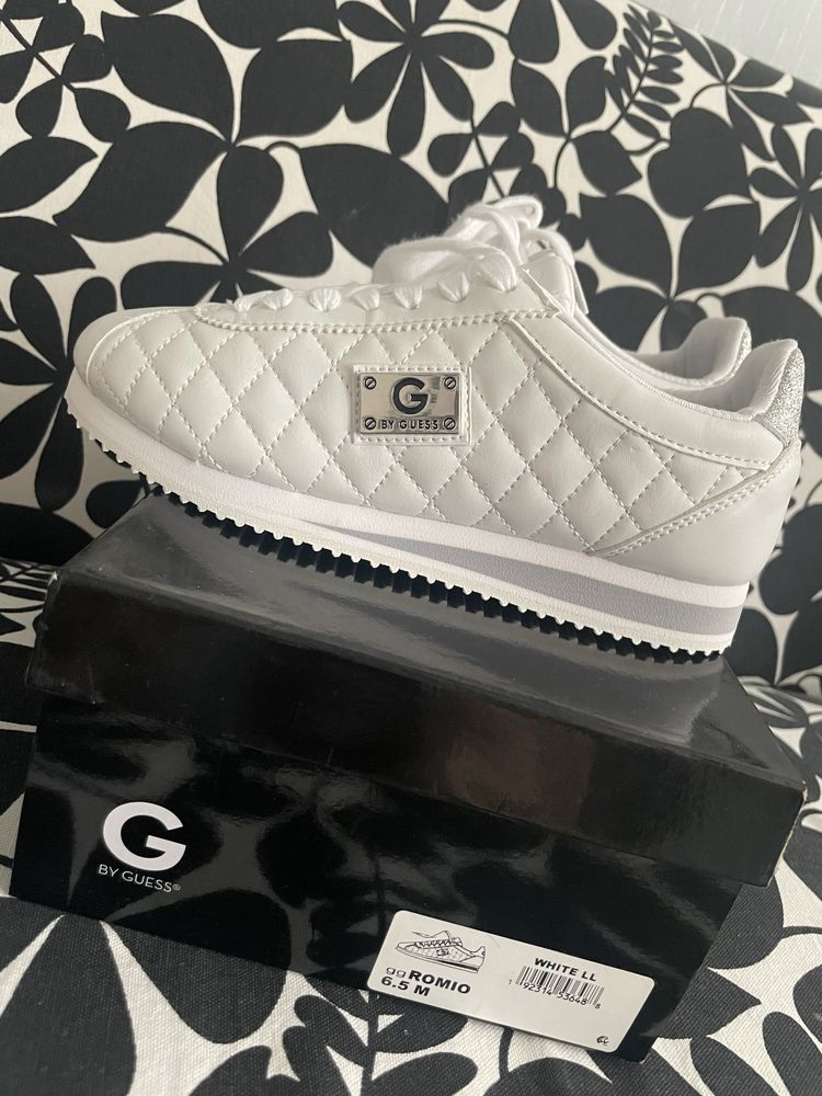 Кроссовки Guess. Оригинал.
