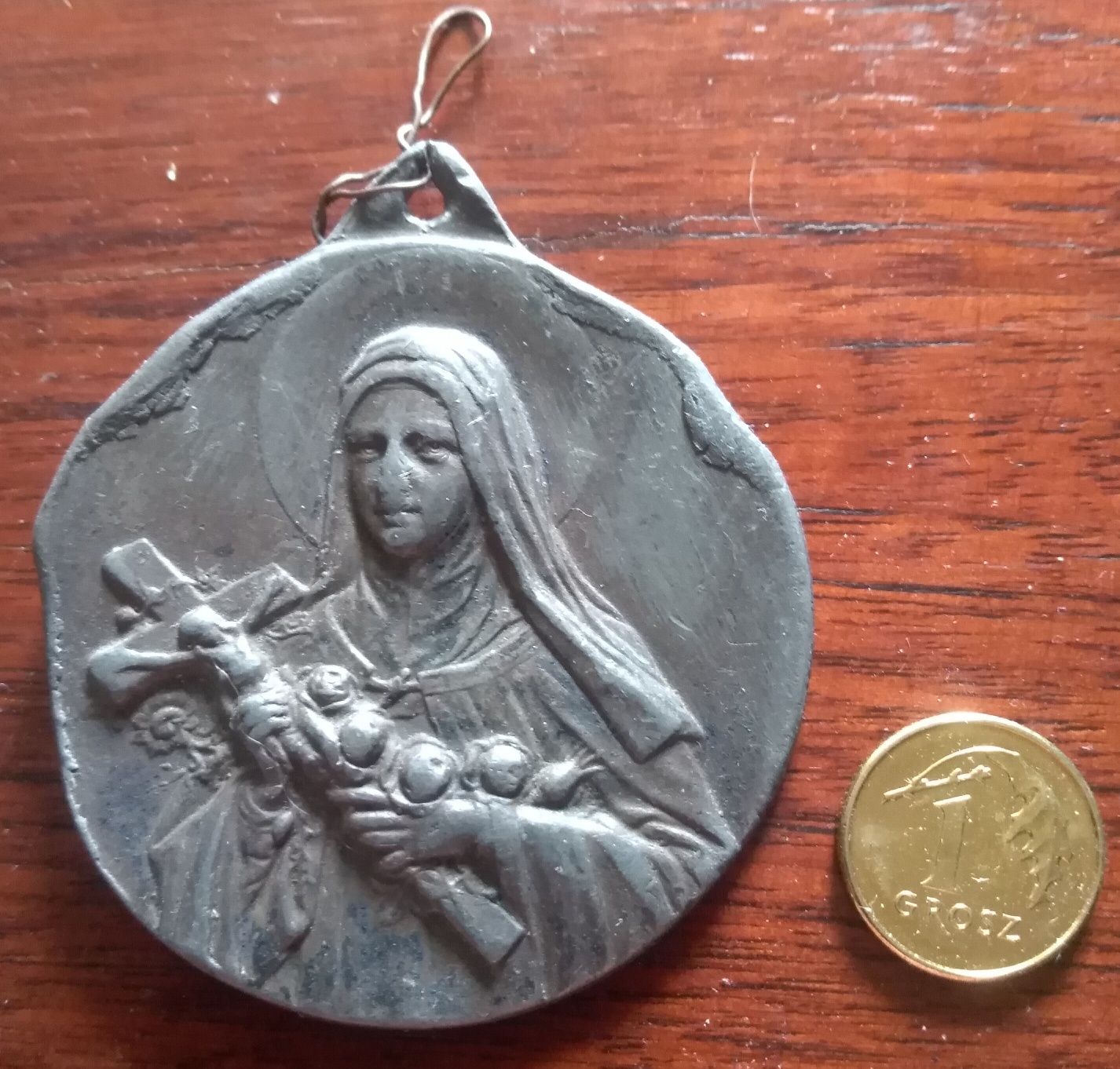 Przedwojenny medalik św. Teresa duży