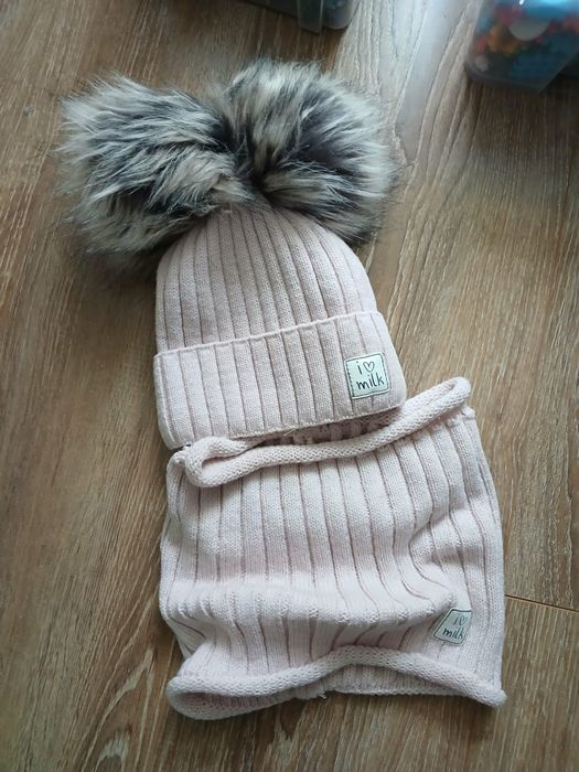 Czapka z dwoma pomponami i kominem, I LOVE MILK