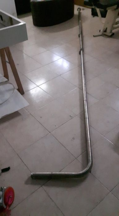 tubo de inox com 4 metros de comprimento com 40 de diametro