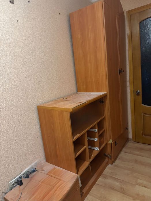 Продаж прихожої у коридор