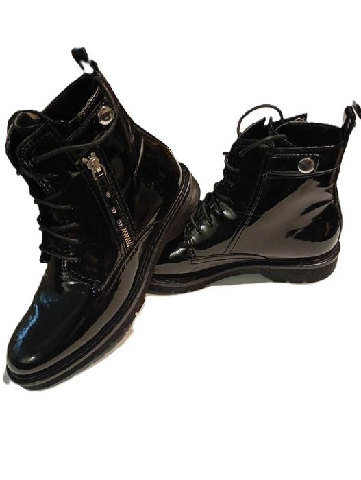 Продам жіночі черевики armani exchange недорого