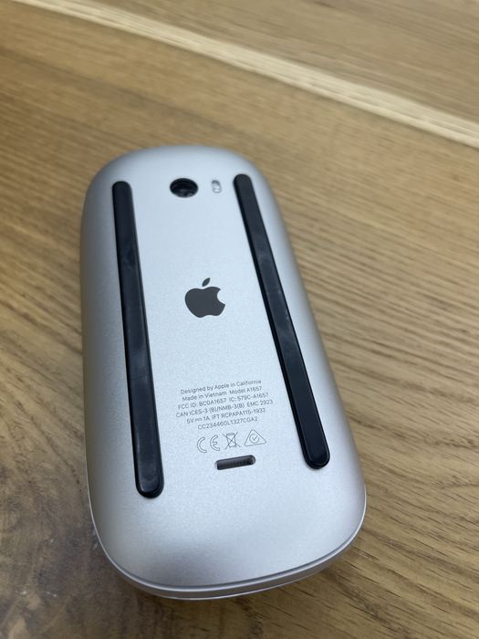 MacBook Air M1,2020 8/256 + Apple Magic Mouse White Multi-Touch