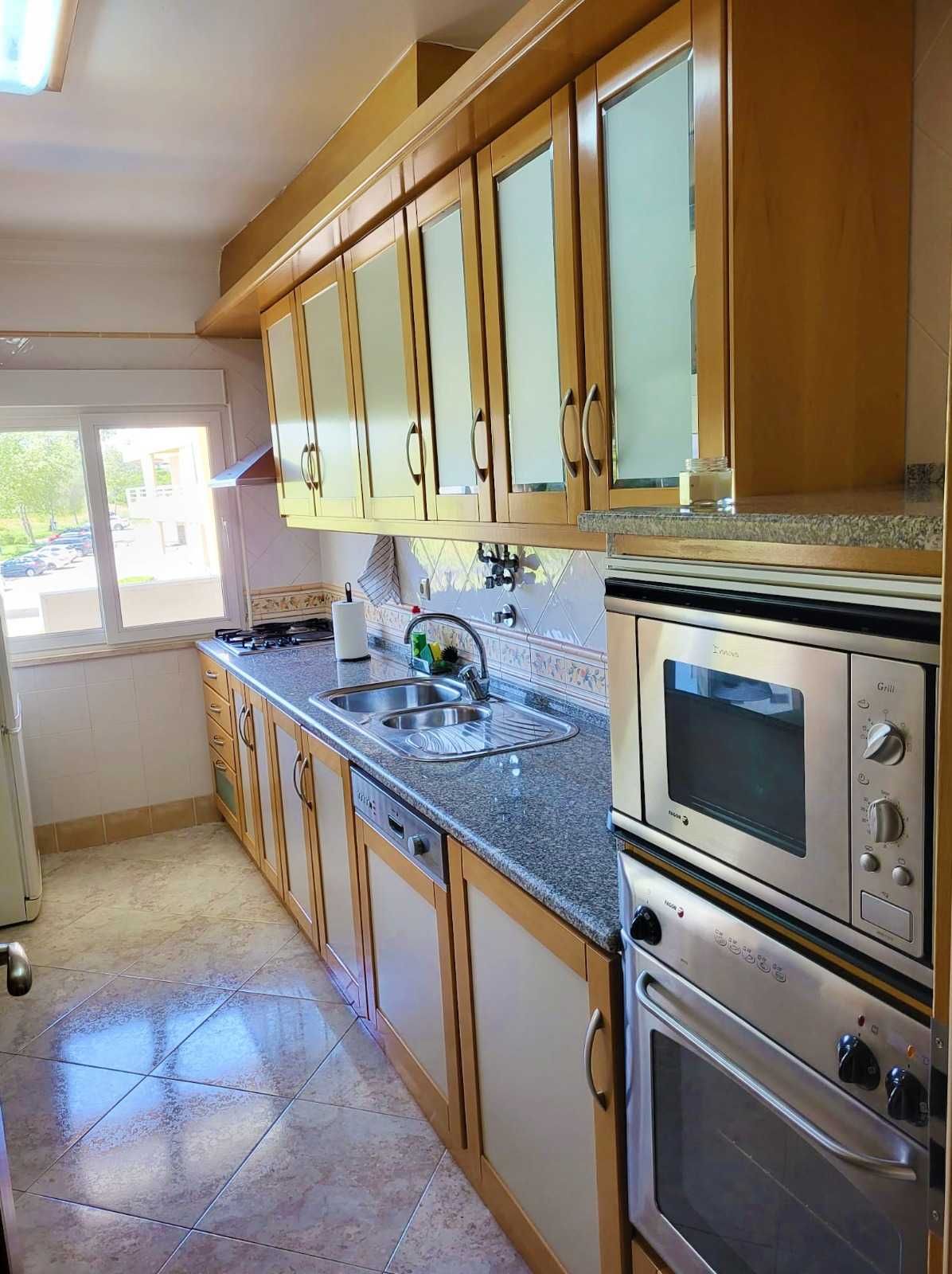 Arrendo temporada inverno-Apartamento T1, Praia Rocha,piscina, garagem