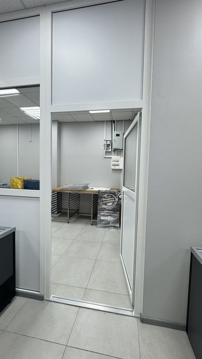 Фасад, суборенда приміщення, великій трафік