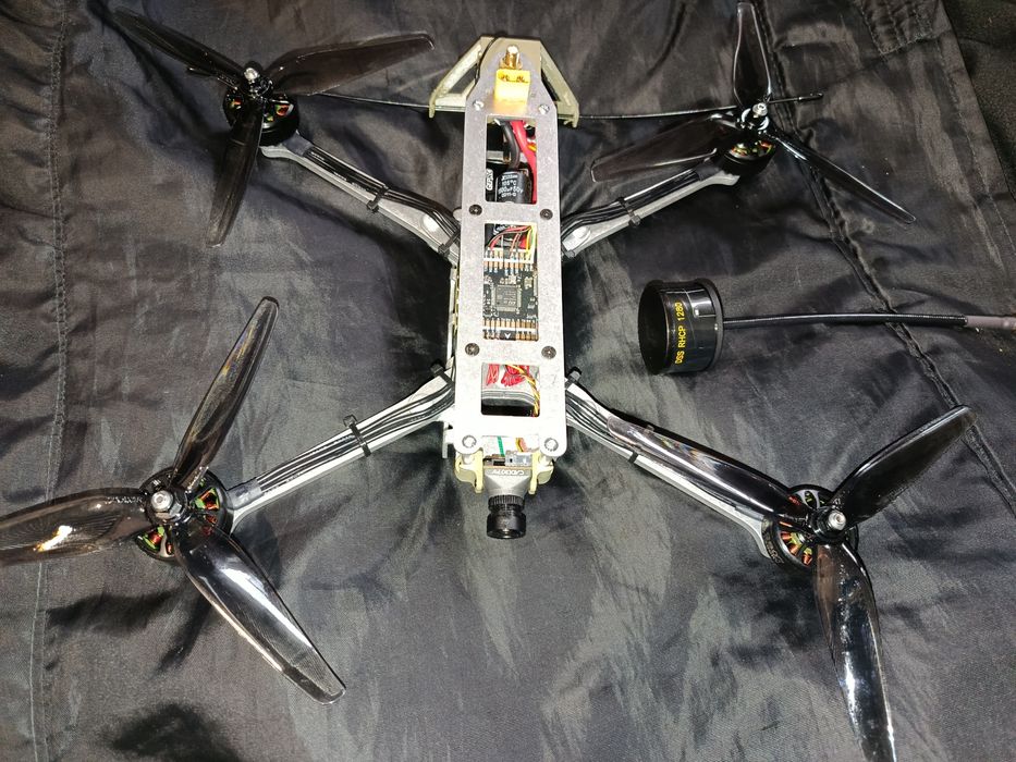 Продам fpv дрон 7 дюймів новий.