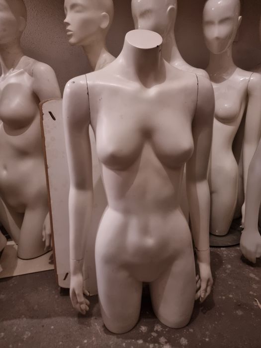 Manequim branco senhora