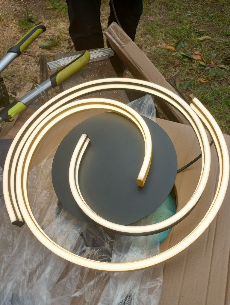 Sprzedam lampę LED